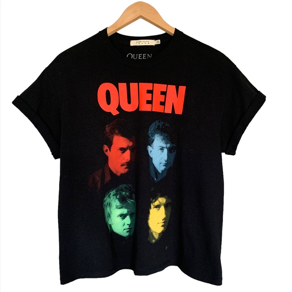 Alice + Olivia Shira Queen Roll-Cuff Band Tee